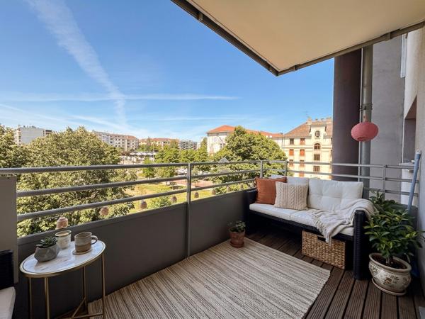 Appartement
         3 pièces
        - 89 m² Exclusivité 289 000 € *