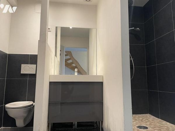 Appartement rez-de-chaussée climatisé avec cour intérieure et cave