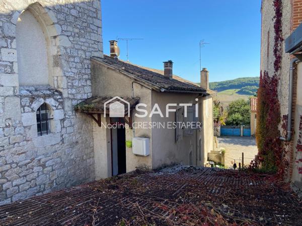 Coup de coeur pour ce T3 de caractère en centre-bourg – Loué, avec jardin et garage