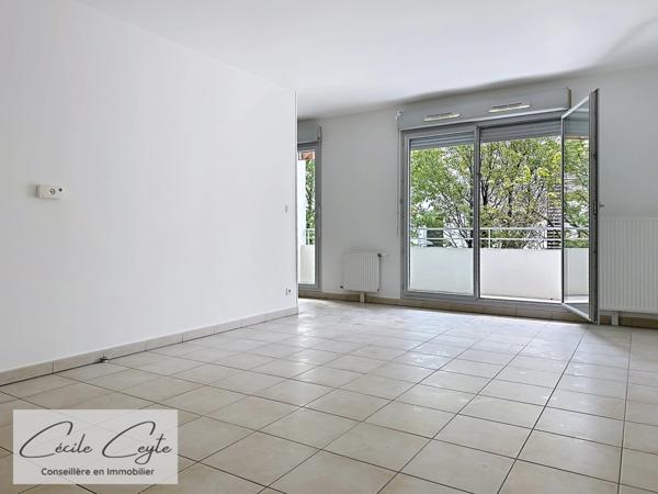 MEYLAN (38) Appartement 3 pièces sans travaux avec balcon et garage