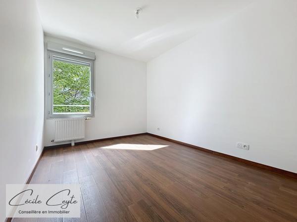 MEYLAN (38) Appartement 3 pièces sans travaux avec balcon et garage