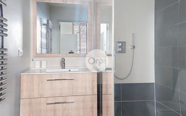 Appartement à vendre    2 pièces • 44,98 m2 Lyon 3