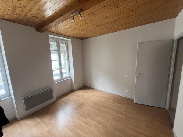 Immeuble à vendre 202 920 € Barbezieux-Saint-Hilaire 266 m² DPE D