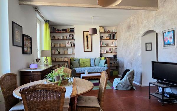 Appartement à vendre    2 pièces • 53,13 m2 Marseille 6
