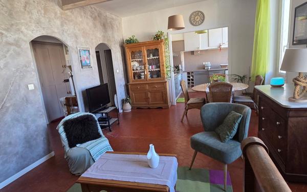 Appartement à vendre    2 pièces • 53,13 m2 Marseille 6