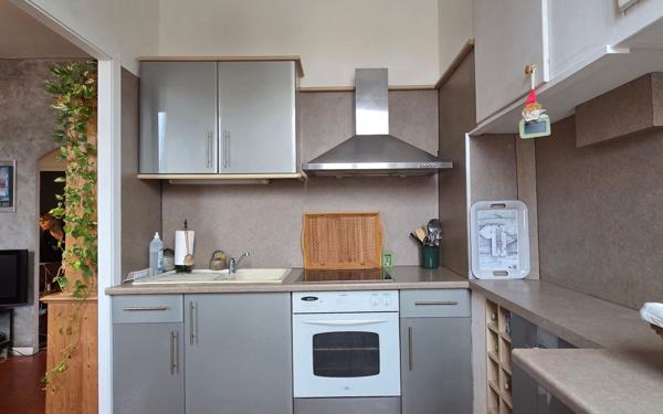Appartement à vendre    2 pièces • 53,13 m2 Marseille 6