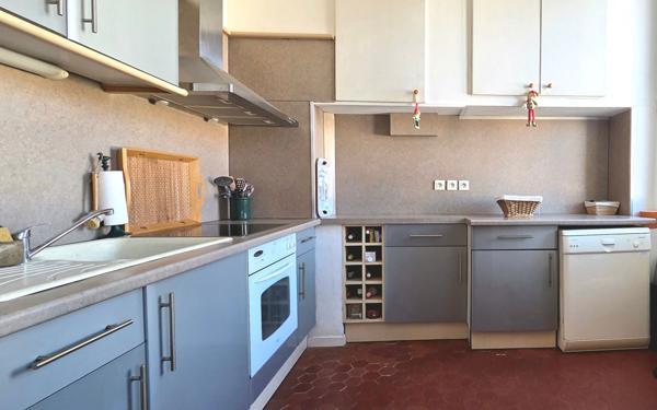 Appartement à vendre    2 pièces • 53,13 m2 Marseille 6