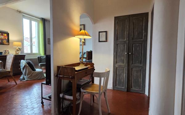 Appartement à vendre    2 pièces • 53,13 m2 Marseille 6