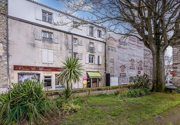 Charmant appartement 2 pièces à louer au coeur de La Rochelle - Dernier étage