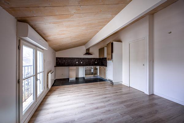 Charmant appartement 2 pièces à louer au coeur de La Rochelle - Dernier étage