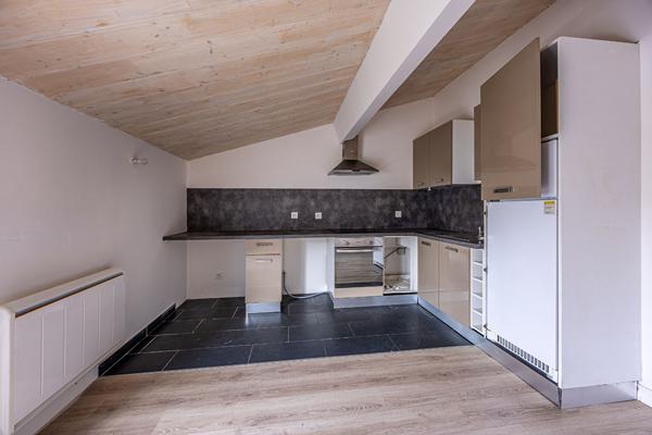 Charmant appartement 2 pièces à louer au coeur de La Rochelle - Dernier étage