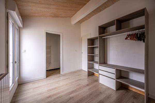 Charmant appartement 2 pièces à louer au coeur de La Rochelle - Dernier étage