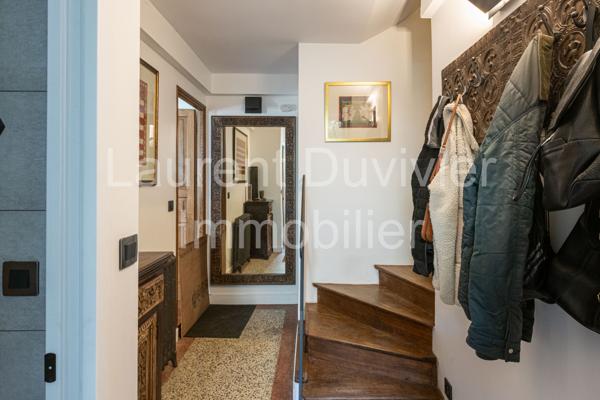 Triplex du XVIIe rénové – Centre historique de Marly-le-Roi – 156 m² – 4 suites – Cour plein sud