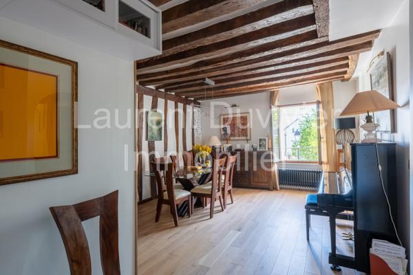Triplex du XVIIe rénové – Centre historique de Marly-le-Roi – 156 m² – 4 suites – Cour plein sud
