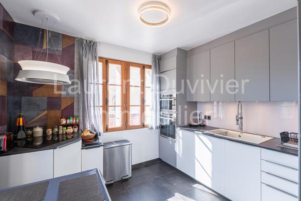Triplex du XVIIe rénové – Centre historique de Marly-le-Roi – 156 m² – 4 suites – Cour plein sud
