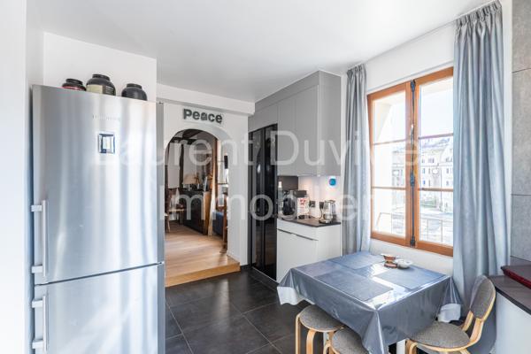 Triplex du XVIIe rénové – Centre historique de Marly-le-Roi – 156 m² – 4 suites – Cour plein sud