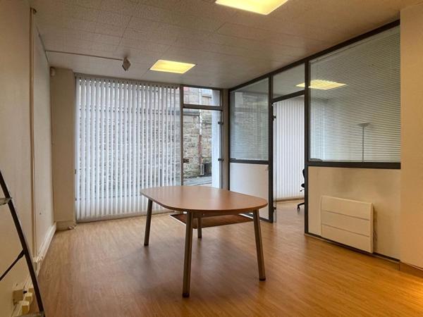 LOCAL + APPARTEMENT T2- Hypercentre Quimper