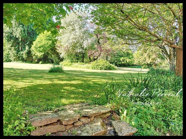 Château de caractère de 530 m² sur  un parc de 1,3 hectare