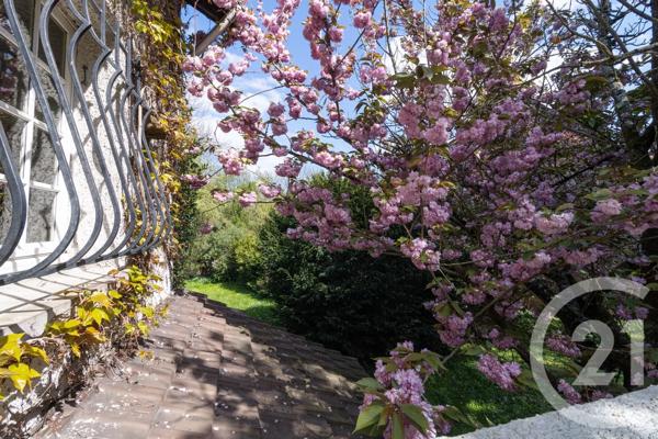 Maison à vendre  7 pièces - 231 m 2   MONTGERON  - 91