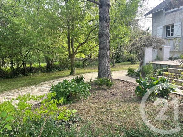 Maison à vendre  7 pièces - 231 m 2   MONTGERON  - 91