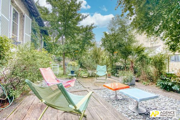 Versailles Chantiers / St Louis Maison10 pièces 264 m² habitables avec jardin de 230 m² 1 880 000 € **  - Référence  28376