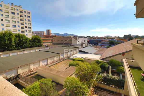 Appartement à vendre Marseille 13010 4 pièces  92m2 lumineux sans travaux  terrasse parkings  rangements