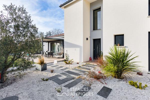 Maison contemporaine à Tournefeuille avec piscine et garage