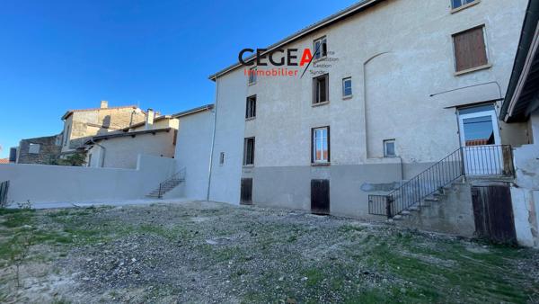 Bâtisse à rénover 130 m2, cours, garage - Bâtisse ...