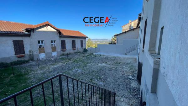 Bâtisse à rénover 130 m2, cours, garage - Bâtisse ...