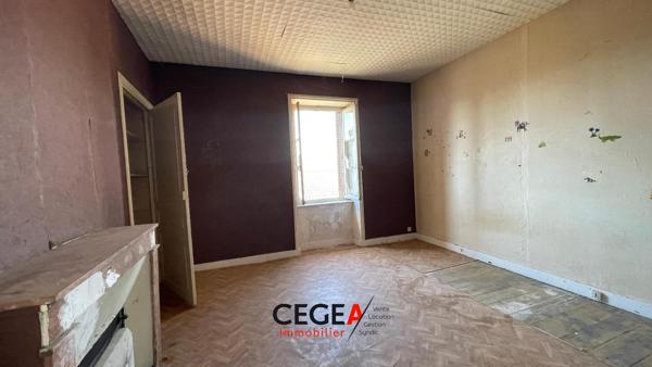 Bâtisse à rénover 130 m2, cours, garage - Bâtisse ...