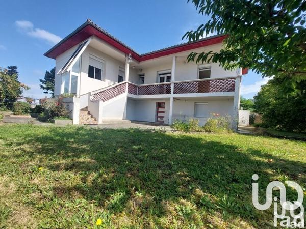 Maison 5 pièces de 132 m² à Séméac (65600)