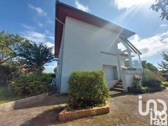 Maison 5 pièces de 132 m² à Séméac (65600)