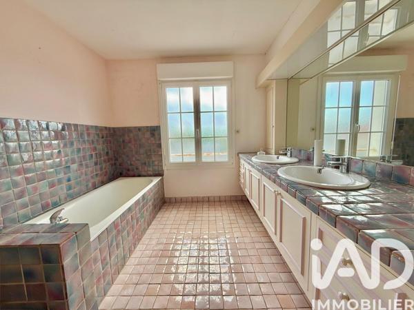 Maison à vendre 9 pièces 254 m² Saujon