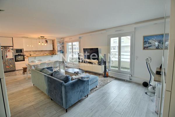 PRE ST GERVAIS - Appartement 4/5 pièces avec balcon filant en dernier étage , cave et box