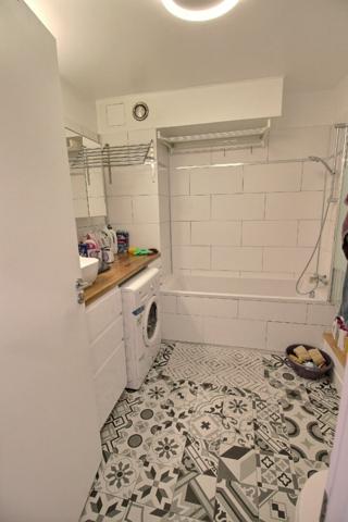 PRE ST GERVAIS - Appartement 4/5 pièces avec balcon filant en dernier étage , cave et box