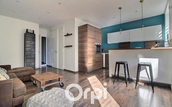 Appartement à vendre    2 pièces • 44 m2 Marseille 8