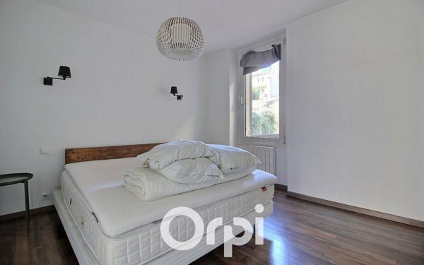 Appartement à vendre    2 pièces • 44 m2 Marseille 8