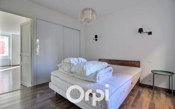 Appartement à vendre    2 pièces • 44 m2 Marseille 8