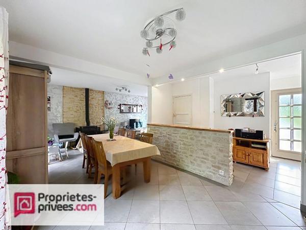 Maison familiale entre ville & campagne au bord d'un ruisseau protégé , à 5 minutes de Lisieux