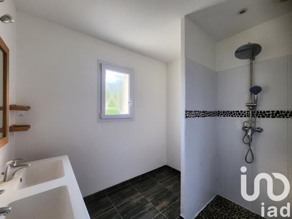 Maison à vendre 4 pièces 101 m² Saint-Yrieix-sur-Charente