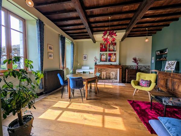 Propriété de charme du 19ème avec dépendances sur terrain clos de 2943 m²