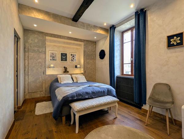 Propriété de charme du 19ème avec dépendances sur terrain clos de 2943 m²