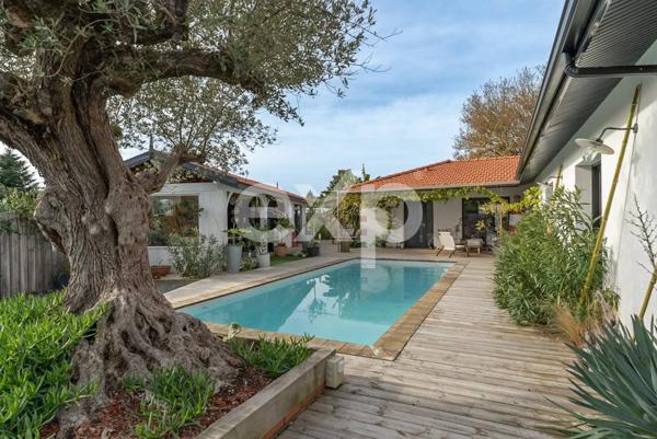Maison type arcachonnaise de 160 m² avec T2 indépendant, jacuzzi et triple garage