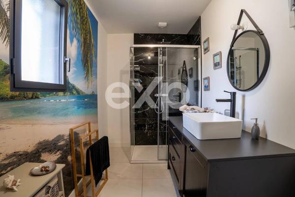 Maison type arcachonnaise de 160 m² avec T2 indépendant, jacuzzi et triple garage