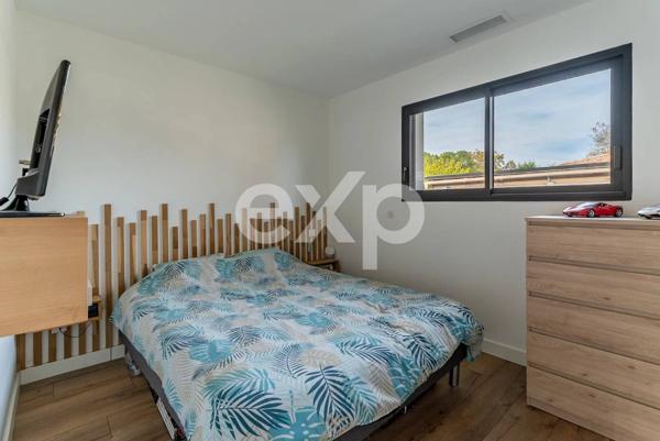 Maison type arcachonnaise de 160 m² avec T2 indépendant, jacuzzi et triple garage