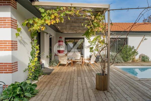 Maison type arcachonnaise de 160 m² avec T2 indépendant, jacuzzi et triple garage