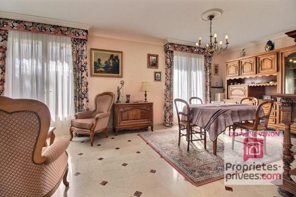 Exclusivité - Maison de plain-pied dans un  quartier résidentiel prisé proche Loire avec 3 chambres + bureau à Chateauneuf Sur Loire