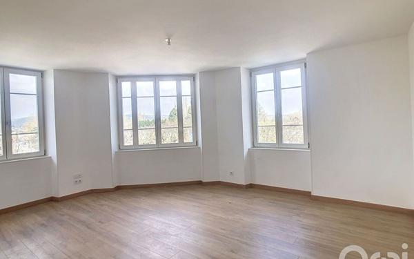 Appartement à louer    3 pièces •  Terrasson-Lavilledieu