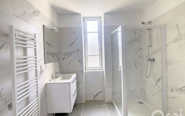 Appartement à louer    3 pièces •  Terrasson-Lavilledieu