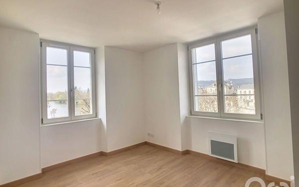 Appartement à louer    3 pièces •  Terrasson-Lavilledieu